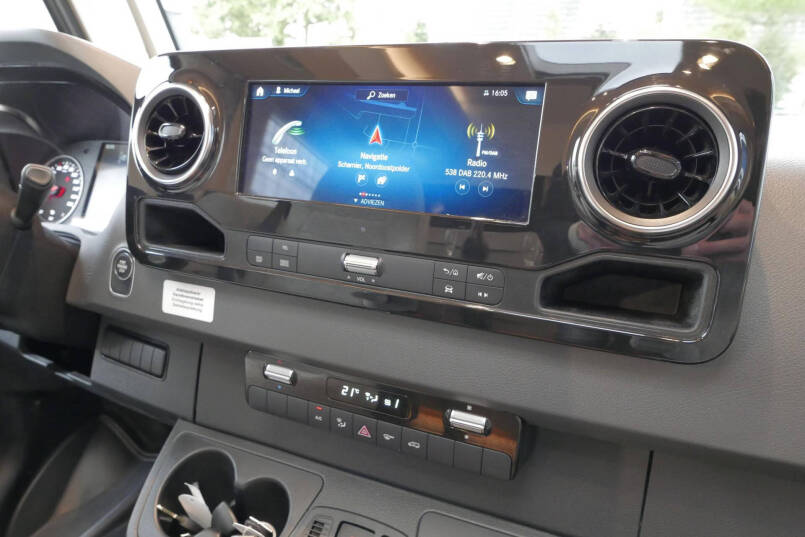 Hymer BMC-I 580 ModernComfort | Bovenkastjes | Levelsysteem | Omvormer | Zonnepanelen 25