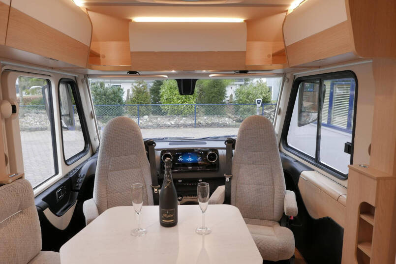 Hymer BMC-I 580 ModernComfort | Bovenkastjes | Levelsysteem | Omvormer | Zonnepanelen 26