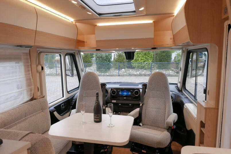 Hymer BMC-I 580 ModernComfort | Bovenkastjes | Levelsysteem | Omvormer | Zonnepanelen 27