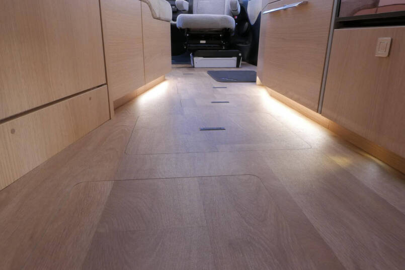 Hymer BMC-I 580 ModernComfort | Bovenkastjes | Levelsysteem | Omvormer | Zonnepanelen 46