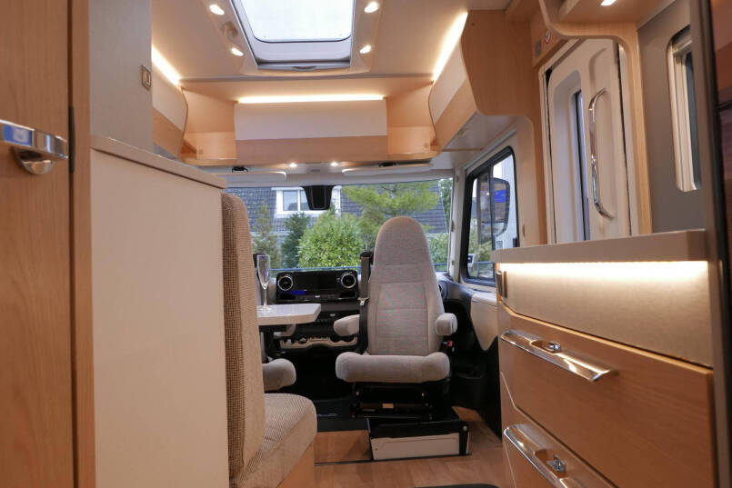 Hymer BMC-I 580 ModernComfort | Bovenkastjes | Levelsysteem | Omvormer | Zonnepanelen 49