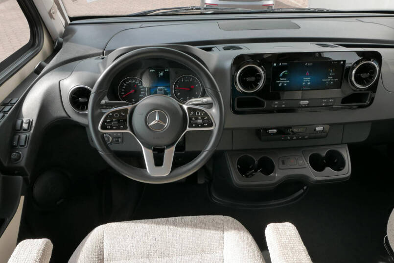 Hymer BMC-I 580 | Mercedes-Benz | 9G automaat | Enkele bedden | Lithium 21