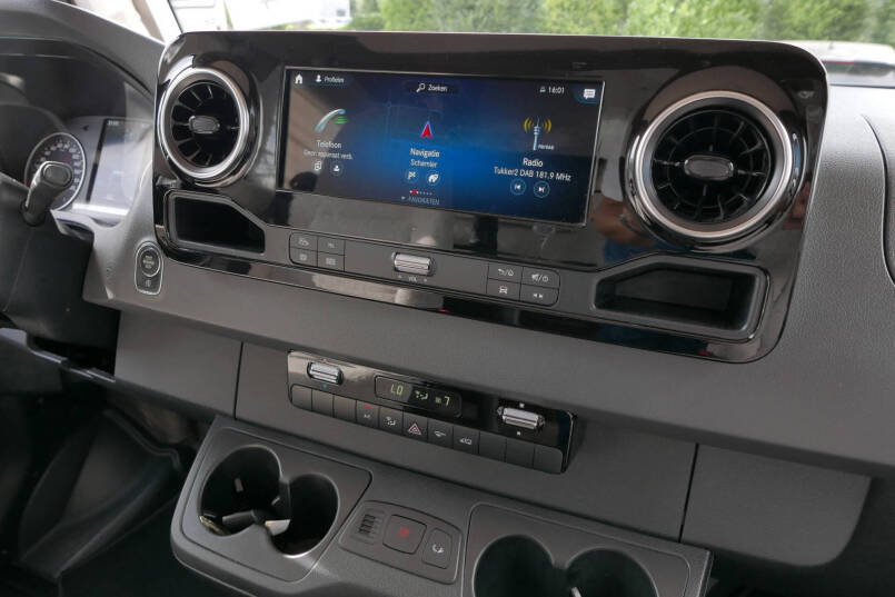 Hymer BMC-I 580 | Mercedes-Benz | 9G automaat | Enkele bedden | Lithium 22