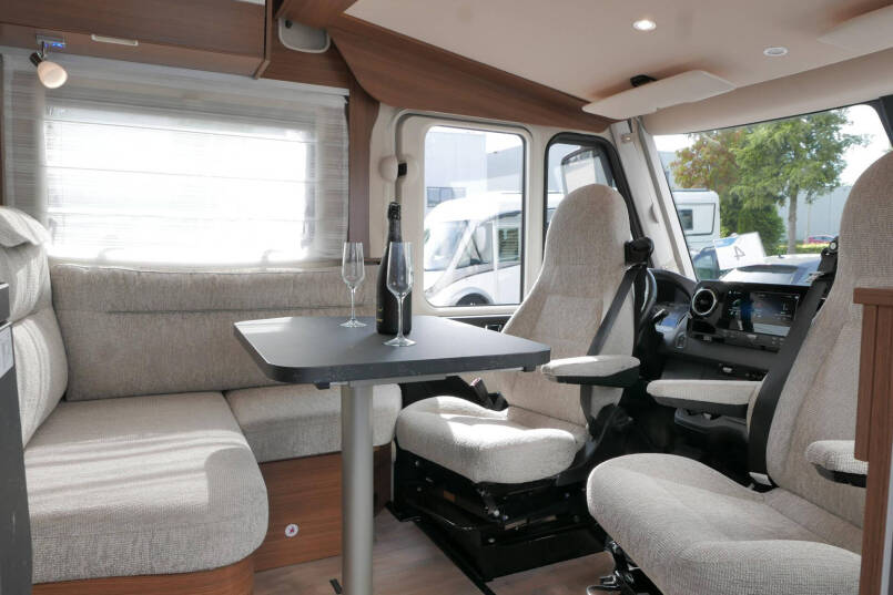 Hymer BMC-I 580 | Mercedes-Benz | 9G automaat | Enkele bedden | Lithium 24