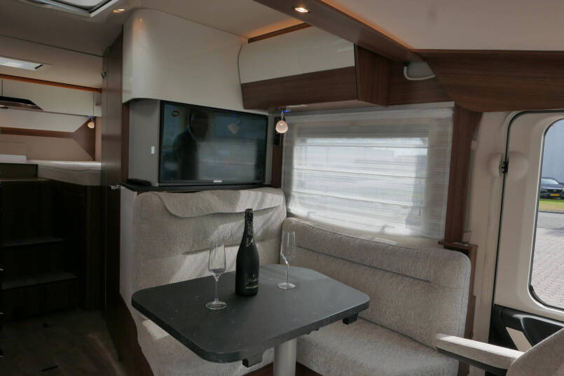 Hymer BMC-I 580 | Mercedes-Benz | 9G automaat | Enkele bedden | Lithium 28
