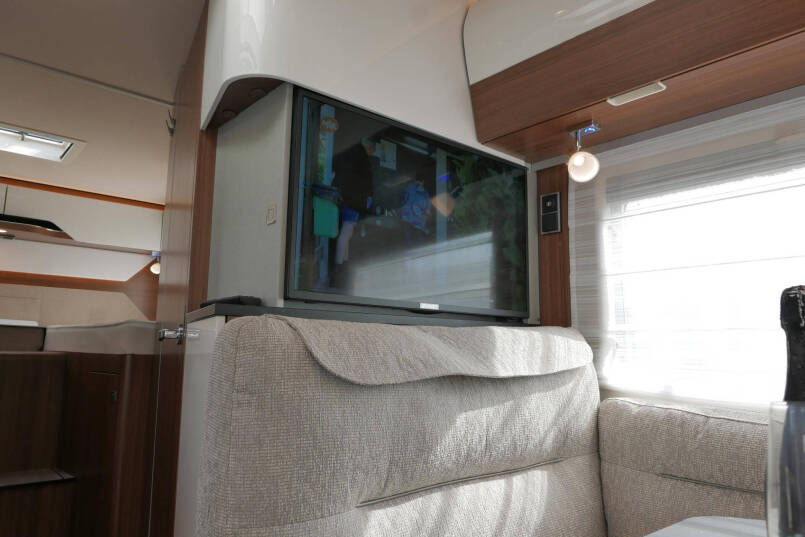 Hymer BMC-I 580 | Mercedes-Benz | 9G automaat | Enkele bedden | Lithium 31