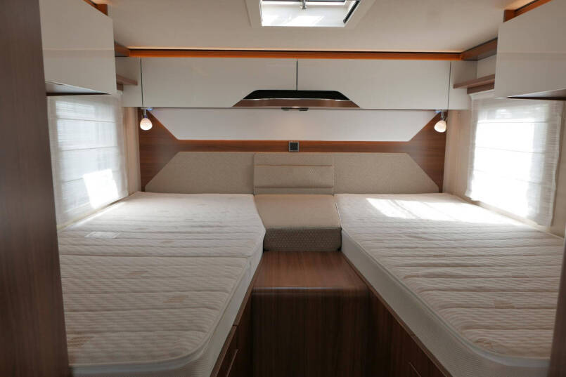 Hymer BMC-I 580 | Mercedes-Benz | 9G automaat | Enkele bedden | Lithium 36