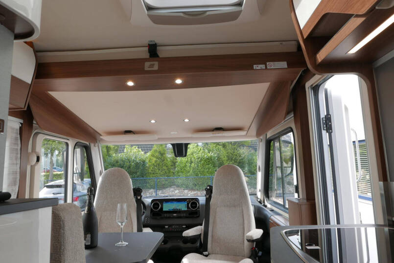Hymer BMC-I 580 | Mercedes-Benz | 9G automaat | Enkele bedden | Lithium 46