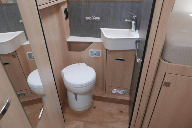 Hymer BML-I 780 | Levelsysteem | Lithium | Leer | Schotel | 54