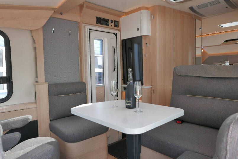 Hymer BMC-I 600 WhiteLine | Lithium | omvormer | Solar | Airco | Mercedes | 25