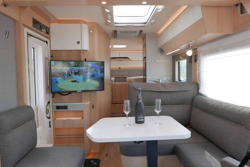 Hymer BMC-I 600 WhiteLine | Lithium | omvormer | Solar | Airco | Mercedes | 26