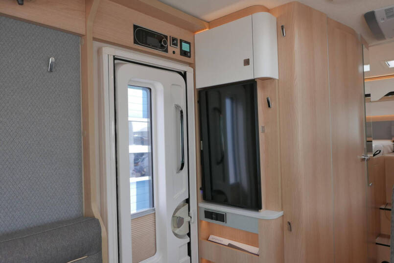 Hymer BMC-I 600 WhiteLine | Lithium | omvormer | Solar | Airco | Mercedes | 29