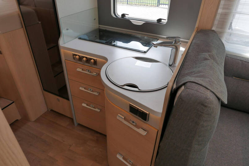 Hymer BMC-I 600 WhiteLine | Lithium | omvormer | Solar | Airco | Mercedes | 31