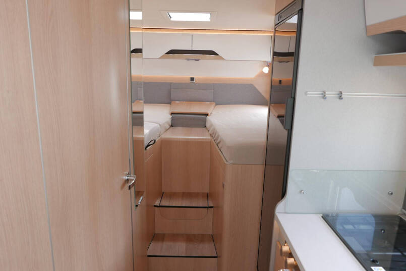 Hymer BMC-I 600 WhiteLine | Lithium | omvormer | Solar | Airco | Mercedes | 35