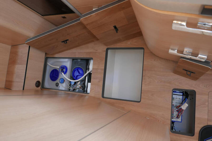 Hymer BMC-I 600 WhiteLine | Lithium | omvormer | Solar | Airco | Mercedes | 44