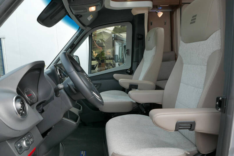 Hymer BMC-T 680 | AL-KO 4430 chassis | 177 pk automaat | Lithium | 23