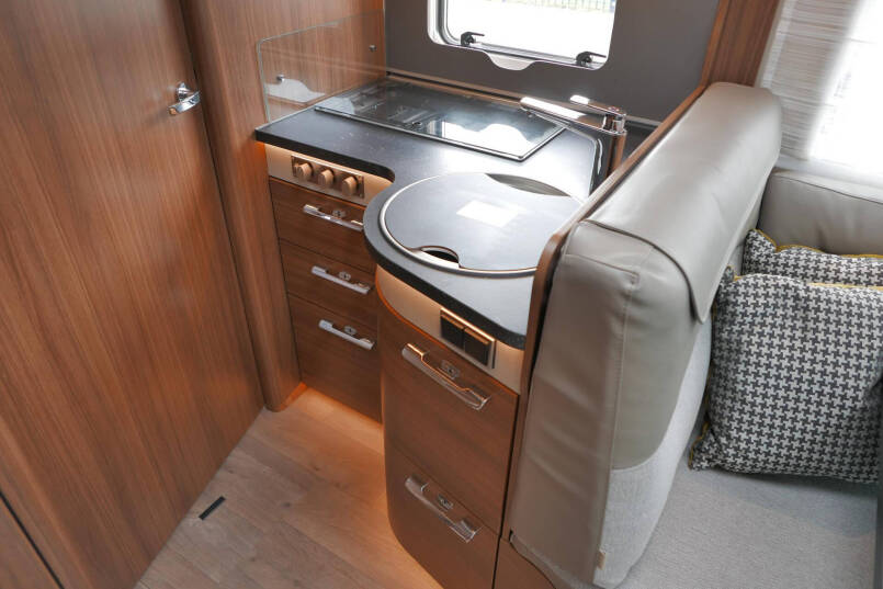 Hymer BMC-T 680 | AL-KO 4430 chassis | 177 pk automaat | Lithium | 38