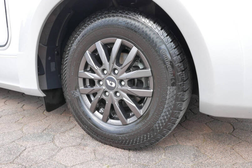 Adria Supersonic 780 SL | Levelsysteem | Lithium | Enkele bedden | Airco 12