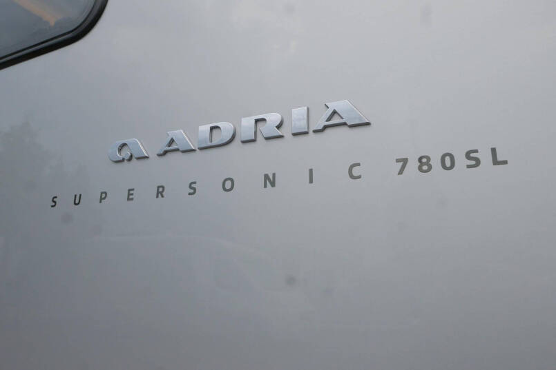 Adria Supersonic 780 SL | Levelsysteem | Lithium | Enkele bedden | Airco 14