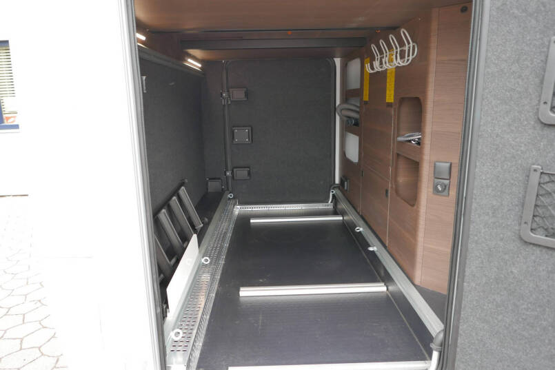 Adria Supersonic 780 SL | Levelsysteem | Lithium | Enkele bedden | Airco 15