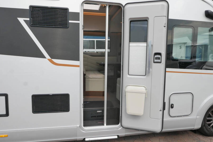 Adria Supersonic 780 SL | Levelsysteem | Lithium | Enkele bedden | Airco 18