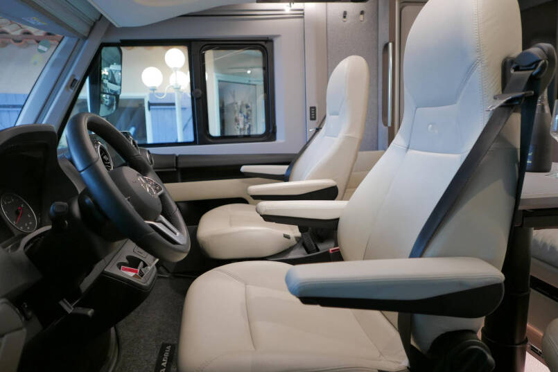 Adria Supersonic 780 SL | Levelsysteem | Lithium | Enkele bedden | Airco 22