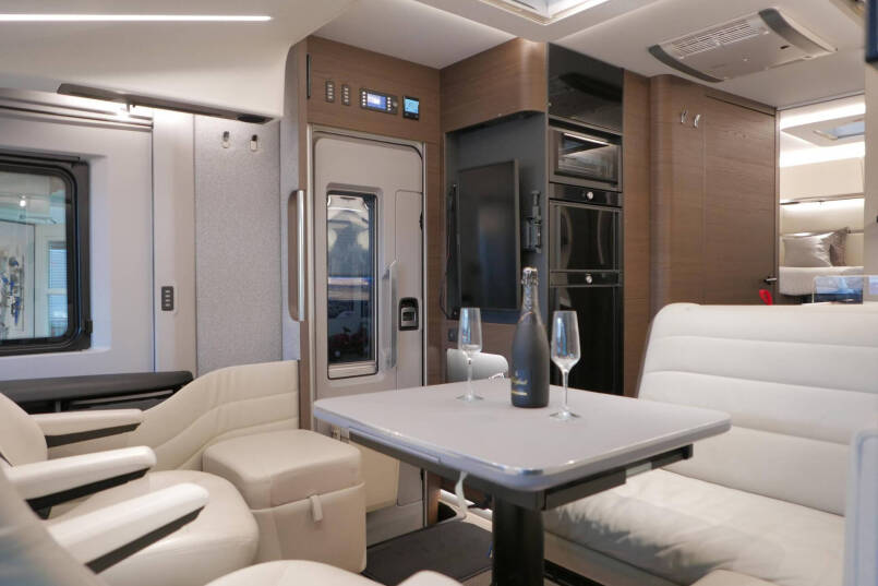 Adria Supersonic 780 SL | Levelsysteem | Lithium | Enkele bedden | Airco 31