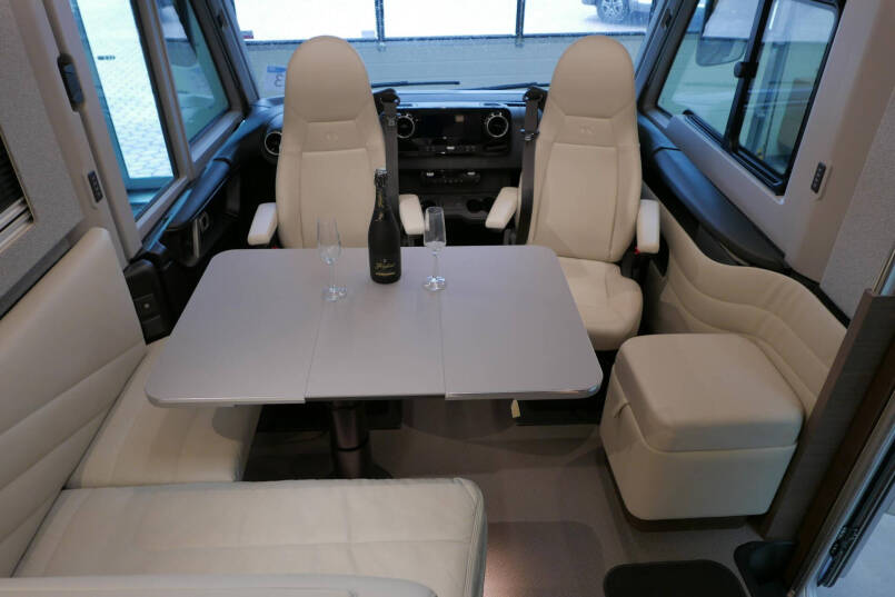 Adria Supersonic 780 SL | Levelsysteem | Lithium | Enkele bedden | Airco 32