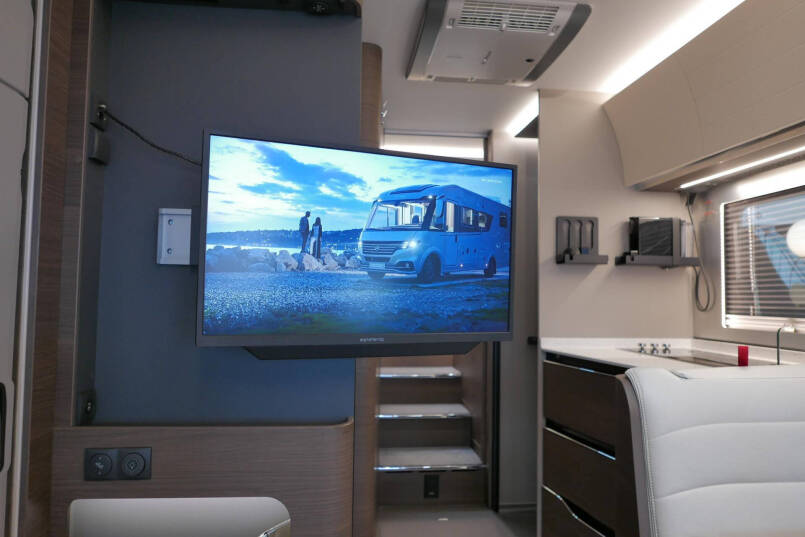 Adria Supersonic 780 SL | Levelsysteem | Lithium | Enkele bedden | Airco 35