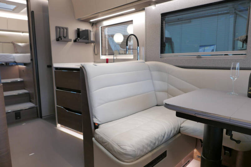 Adria Supersonic 780 SL | Levelsysteem | Lithium | Enkele bedden | Airco 36