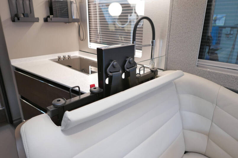 Adria Supersonic 780 SL | Levelsysteem | Lithium | Enkele bedden | Airco 37
