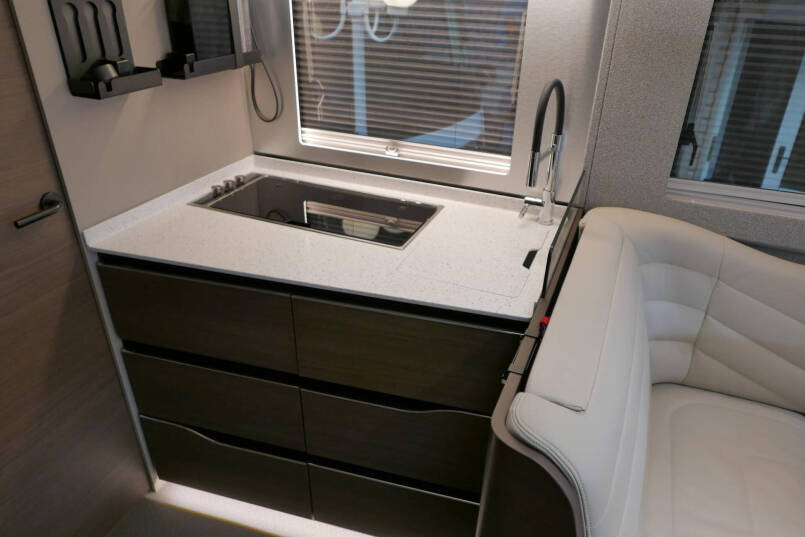 Adria Supersonic 780 SL | Levelsysteem | Lithium | Enkele bedden | Airco 39