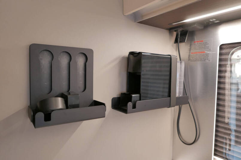 Adria Supersonic 780 SL | Levelsysteem | Lithium | Enkele bedden | Airco 41
