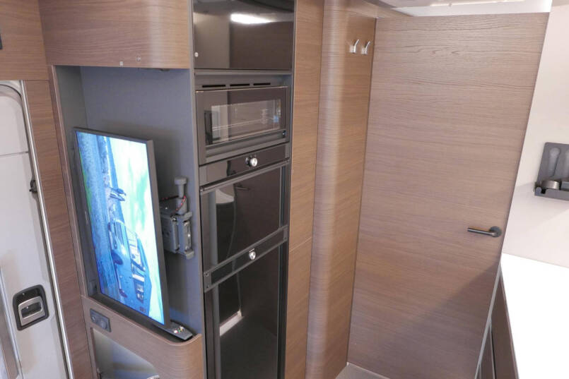 Adria Supersonic 780 SL | Levelsysteem | Lithium | Enkele bedden | Airco 43