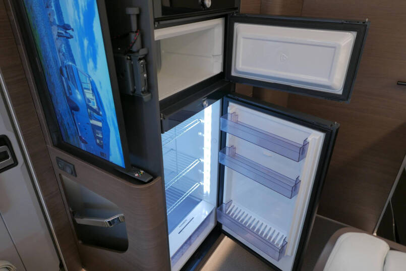 Adria Supersonic 780 SL | Levelsysteem | Lithium | Enkele bedden | Airco 44