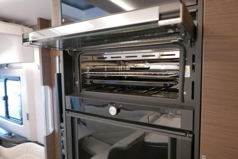 Adria Supersonic 780 SL | Levelsysteem | Lithium | Enkele bedden | Airco 45