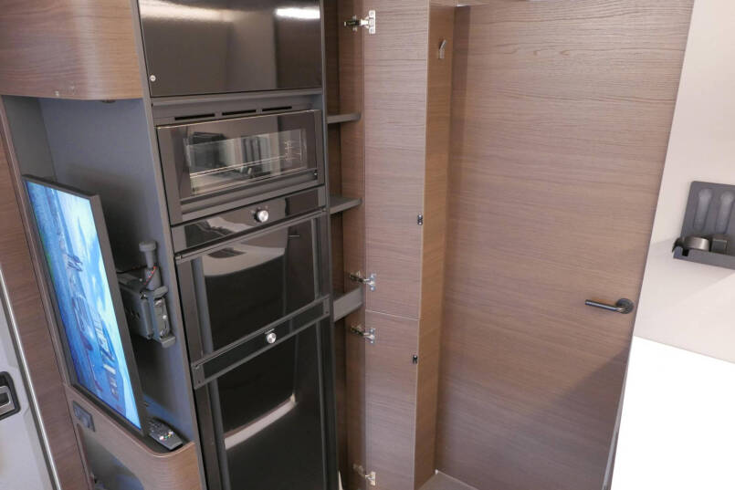 Adria Supersonic 780 SL | Levelsysteem | Lithium | Enkele bedden | Airco 46
