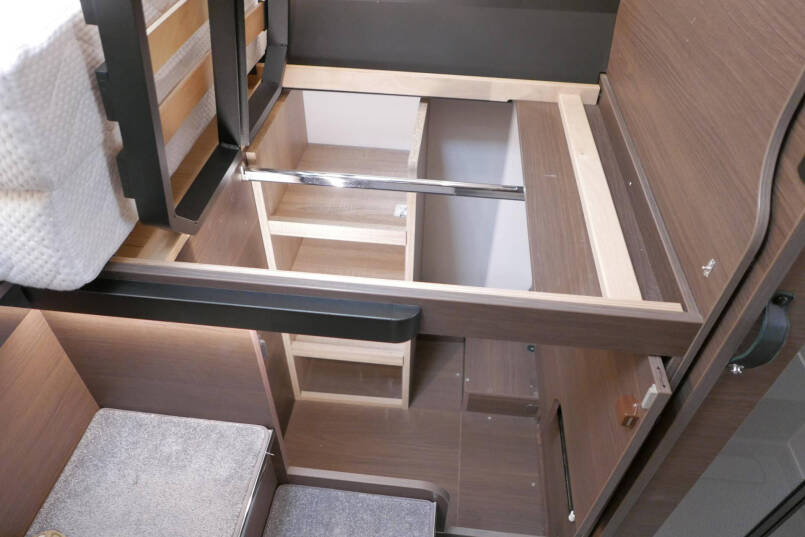 Adria Supersonic 780 SL | Levelsysteem | Lithium | Enkele bedden | Airco 55