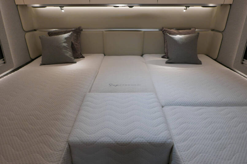 Adria Supersonic 780 SL | Levelsysteem | Lithium | Enkele bedden | Airco 56
