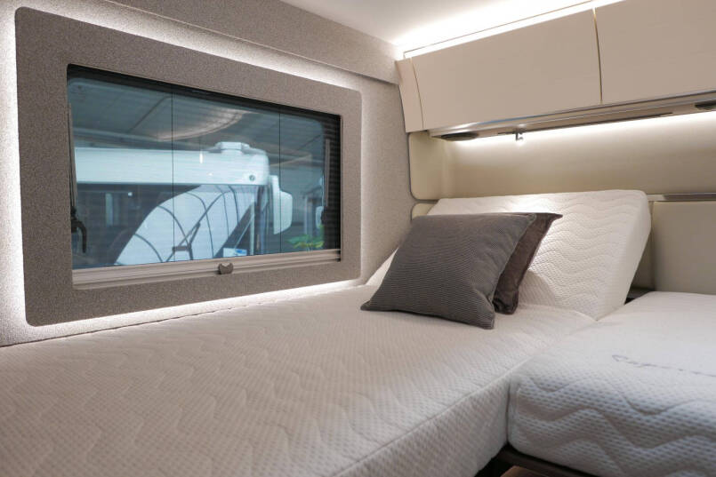 Adria Supersonic 780 SL | Levelsysteem | Lithium | Enkele bedden | Airco 57