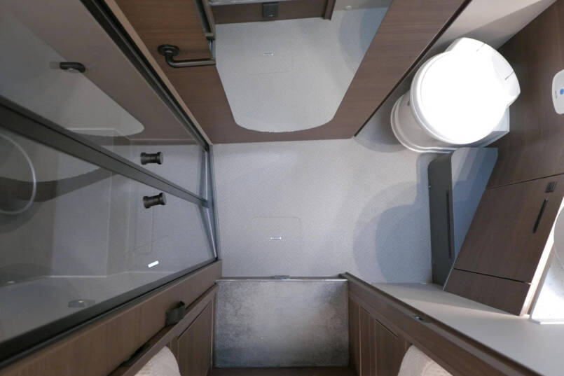 Adria Supersonic 780 SL | Levelsysteem | Lithium | Enkele bedden | Airco 59