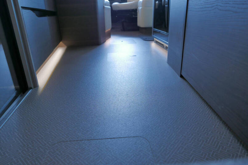 Adria Supersonic 780 SL | Levelsysteem | Lithium | Enkele bedden | Airco 65