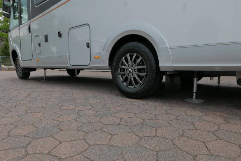 Adria Supersonic 780 SL | Levelsysteem | Lithium | Enkele bedden | Airco 6