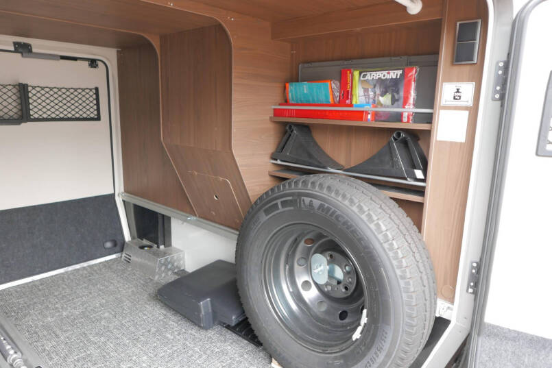 Hymer B-SL 674 SupremeLine | Bovenkastjes | 180 pk 9G Automaat | Levelsysteem 13