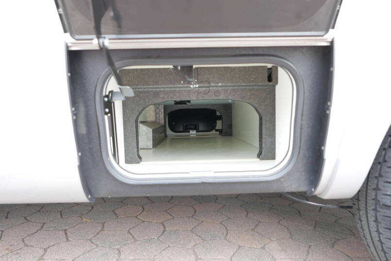 Hymer B-SL 674 SupremeLine | Bovenkastjes | 180 pk 9G Automaat | Levelsysteem 14