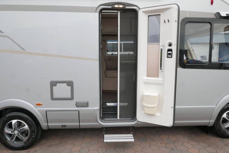 Hymer B-SL 674 SupremeLine | Bovenkastjes | 180 pk 9G Automaat | Levelsysteem 17