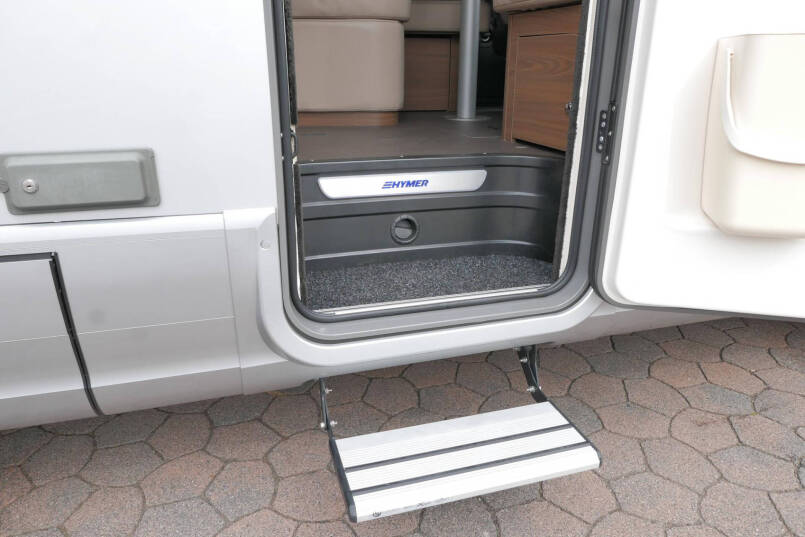 Hymer B-SL 674 SupremeLine | Bovenkastjes | 180 pk 9G Automaat | Levelsysteem 18