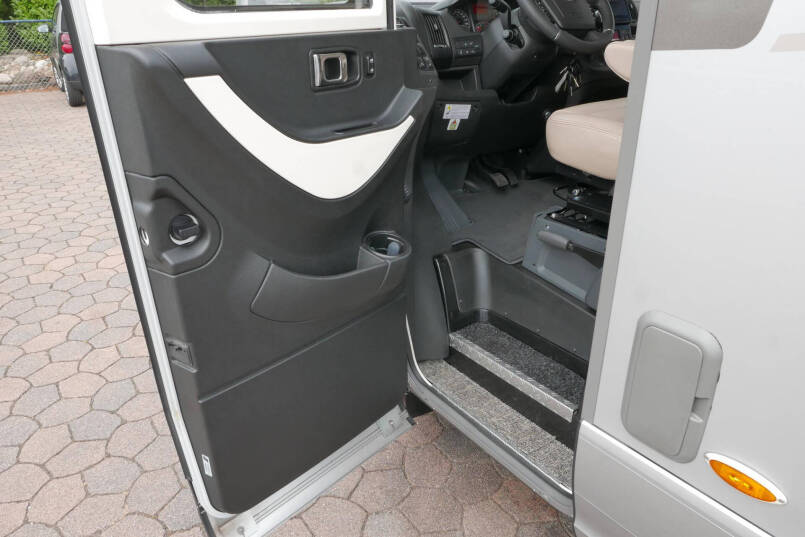 Hymer B-SL 674 SupremeLine | Bovenkastjes | 180 pk 9G Automaat | Levelsysteem 19