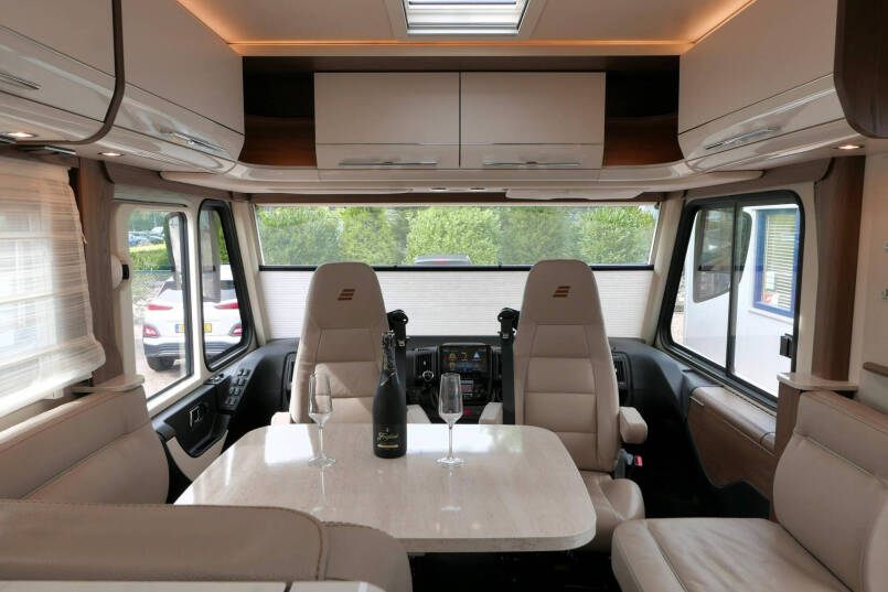 Hymer B-SL 674 SupremeLine | Bovenkastjes | 180 pk 9G Automaat | Levelsysteem 27