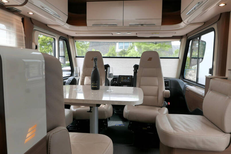 Hymer B-SL 674 SupremeLine | Bovenkastjes | 180 pk 9G Automaat | Levelsysteem 28